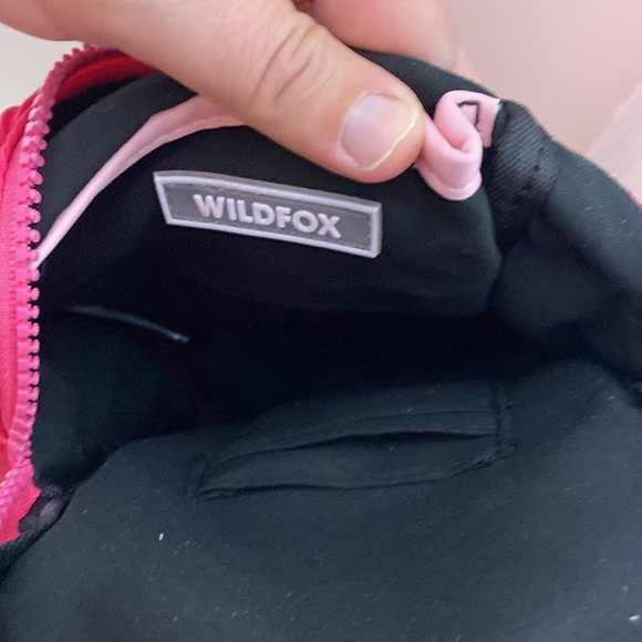 Wildfox Pink Fuchsia Sling Sac Backpack Sporty Casual Design NWT - Picture 5 of 5